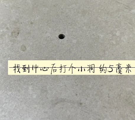 新宾瓷砖空鼓维修公司专业解答在瓷砖铺贴过程中，如果砂料搅拌不均匀，将会带来以下问题